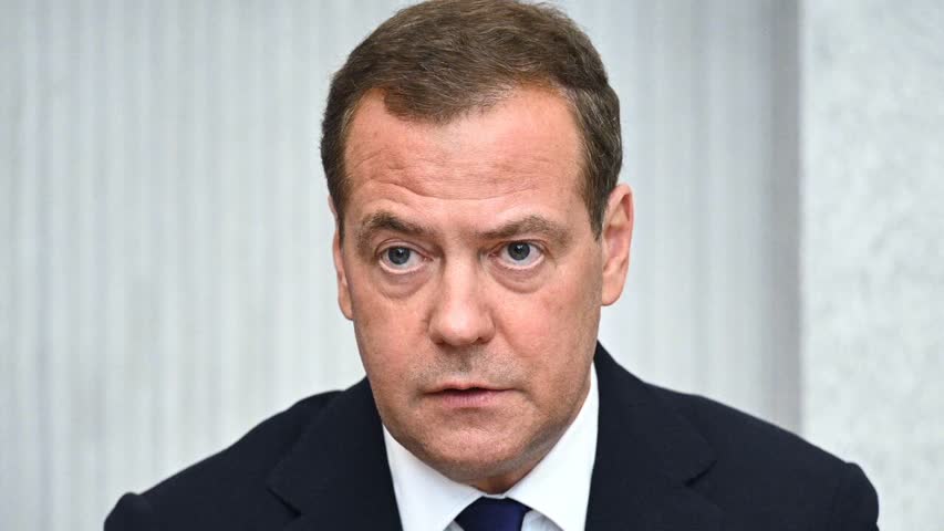 Фото - Медведев оценил перспективы сотрудничества с США фразой «как от козла молока»