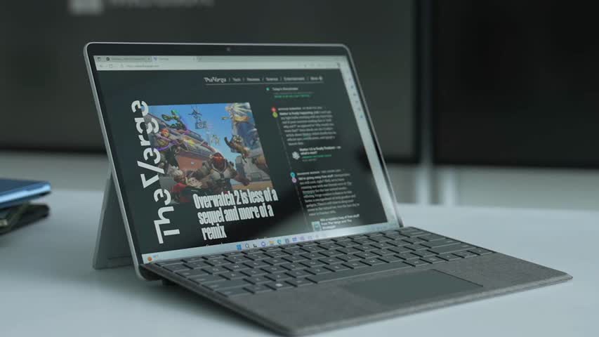 Фото - Microsoft представила флагманский ноутбук